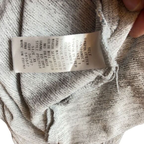 She &sky  3/4 flowing sleeves  , knot in the front size XL - Picture 6 of 10